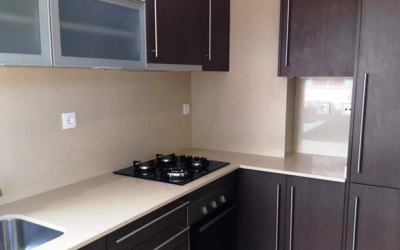 Apartamento T2. Totalmente Remodelado. Com Vista de Mar.